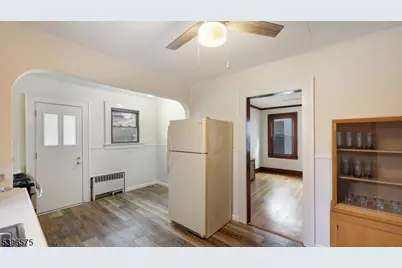 619 Spruce Street, Roselle Park, NJ 07204 - Photo 15