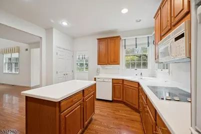 14 Hadley Ct, Bernards Township, NJ 07920 - Photo 9