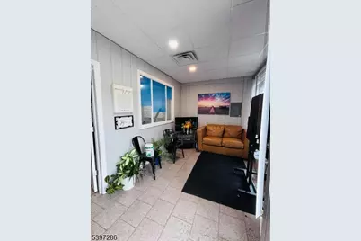 32 Cianci St, Paterson, NJ 07501 - Photo 3