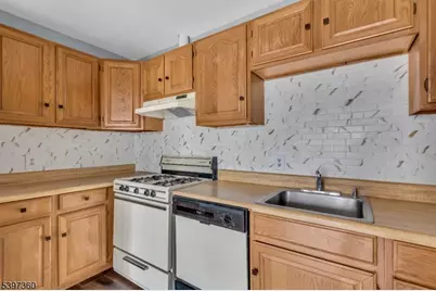 1595 E 2nd St #2, Scotch Plains Township, NJ 07076 - Photo 3