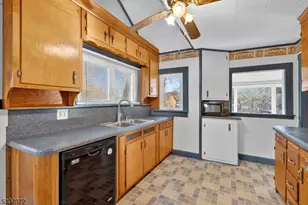 83 Lakeview Ave, Ringwood, NJ 07456 - Photo 9