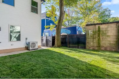 63 Oak St, East Orange, NJ 07018 - Photo 23