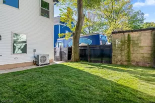 63 Oak St, East Orange, NJ 07018 - Photo 23