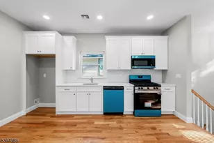 63 Oak St, East Orange, NJ 07018 - Photo 9