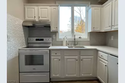 52 Mill Rd-1st Flr, Morris Township, NJ 07950 - Photo 3