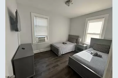 142 Mapes Ave Floor 2 #1, Newark, NJ 07112 - Photo 9