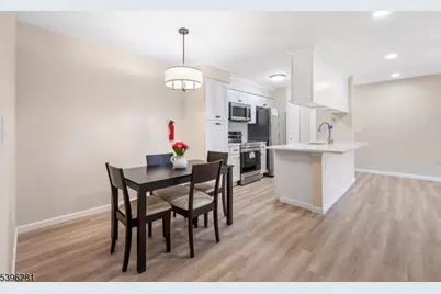 41 Bolton Ct, Franklin Township, NJ 08873 - Photo 5