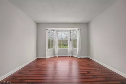 37 Chelsea Court, Franklin Township, NJ 08823 - Photo 11