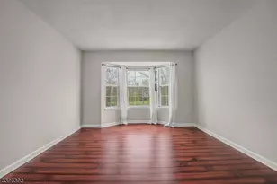 37 Chelsea Ct, Franklin Township, NJ 08823 - Photo 11