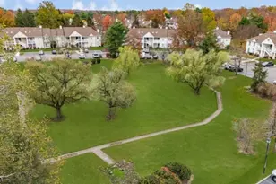 37 Chelsea Ct, Franklin Township, NJ 08823 - Photo 17