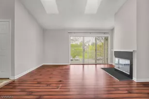 37 Chelsea Ct, Franklin Township, NJ 08823 - Photo 5