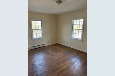 10 Brooks Blvd, Manville, NJ 08835 - Photo 29