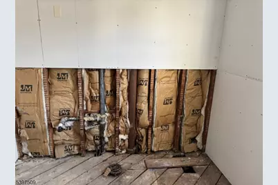 10 Brooks Blvd, Manville, NJ 08835 - Photo 21