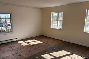 10 Brooks Blvd, Manville, NJ 08835 - Photo 9