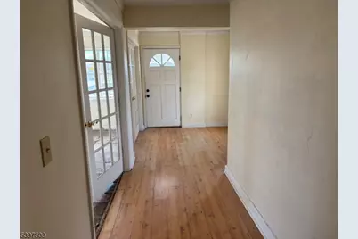 10 Brooks Blvd, Manville, NJ 08835 - Photo 11