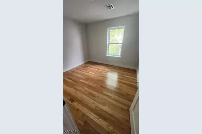 72 Hamilton St, East Orange, NJ 07017 - Photo 5