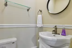 32 Washburn Pl, Caldwell, NJ 07006 - Photo 9