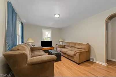 324 Tunnel Rd, Bethlehem Township, NJ 08802 - Photo 9