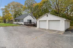 324 Tunnel Rd, Bethlehem Township, NJ 08802 - Photo 5