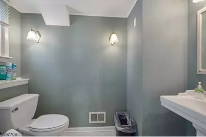 30 Brant Ave, Clark Township, NJ 07066 - Photo 9