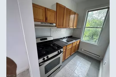 475 Clinton Ave #3, Newark, NJ 07108 - Photo 9