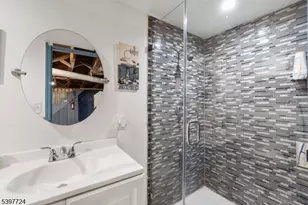 21 Leslie St, Newark, NJ 07108 - Photo 23