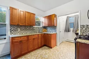 21 Leslie St, Newark, NJ 07108 - Photo 9