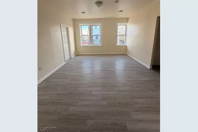 120 Bragaw Ave #3, Newark, NJ 07112 - Photo 7