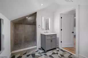 33 Randolph Pl, Newark, NJ 07108 - Photo 27