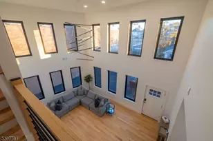 33 Randolph Pl, Newark, NJ 07108 - Photo 9