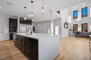 33 Randolph Pl, Newark, NJ 07108 - Photo 11