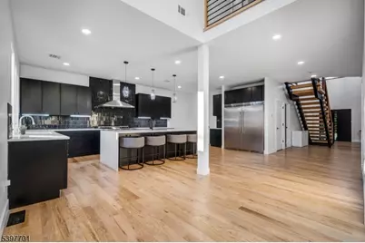 33 Randolph Pl, Newark, NJ 07108 - Photo 13