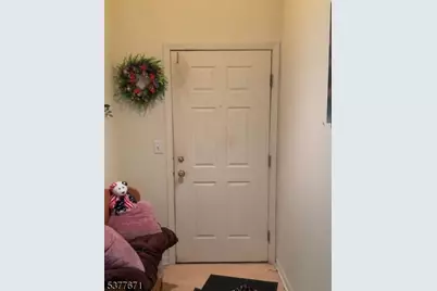 870 Honeybrook Cir, Lopatcong Township, NJ 08886 - Photo 5