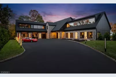 8 Flintlock Ct, Totowa, NJ 07512 - Photo 1