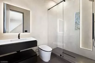 8 Flintlock Ct, Totowa, NJ 07512 - Photo 17