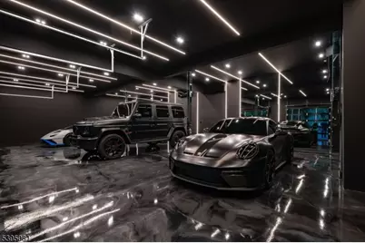 8 Flintlock Ct, Totowa, NJ 07512 - Photo 3