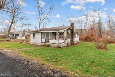 4 Woodlawn Ave, Frankford Township, NJ 07826 - Photo 1