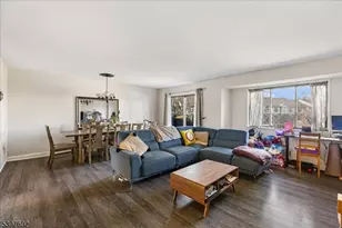 112 Wildflower Ln, Hillsborough Township, NJ 08844 - Photo 7