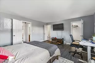 112 Wildflower Ln, Hillsborough Township, NJ 08844 - Photo 13