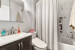 112 Wildflower Ln, Hillsborough Township, NJ 08844 - Photo 17