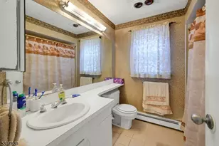 38 Klinger Rd, East Hanover Township, NJ 07936 - Photo 13