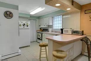 38 Klinger Rd, East Hanover Township, NJ 07936 - Photo 9