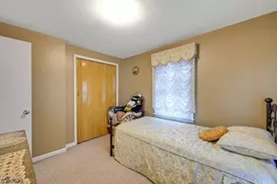 38 Klinger Rd, East Hanover Township, NJ 07936 - Photo 11