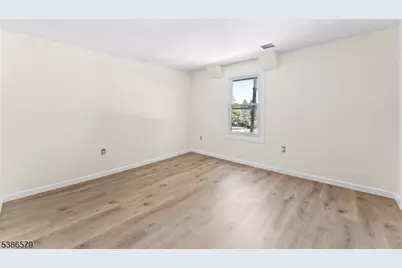 585 McChesney St, Orange, NJ 07050 - Photo 25