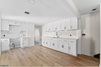 585 McChesney St, Orange, NJ 07050 - Photo 5