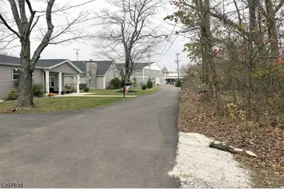 8 Reasoner Ln, Flemington, NJ 08822 - Photo 5