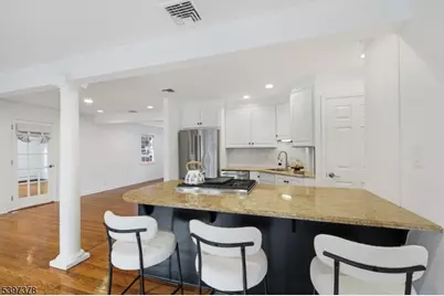 4 Leslie Ave, Florham Park, NJ 07932 - Photo 15