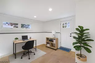 4 Leslie Ave, Florham Park, NJ 07932 - Photo 31