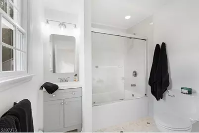 4 Leslie Ave, Florham Park, NJ 07932 - Photo 23