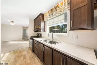 225 Albert St, Lodi, NJ 07644 - Photo 9